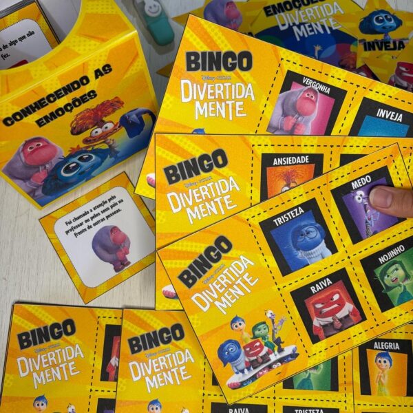 Kit Divertidamente: Explorando Emoções de Forma Divertida